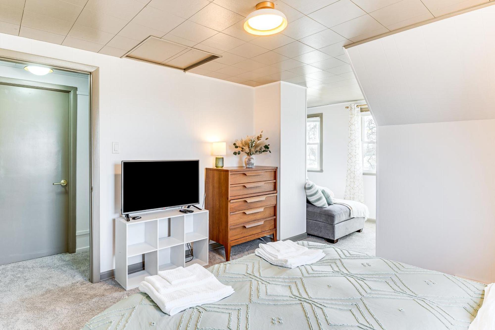 6 Mi To Summerfest Park Home With Game Room! Cudahy Bagian luar foto